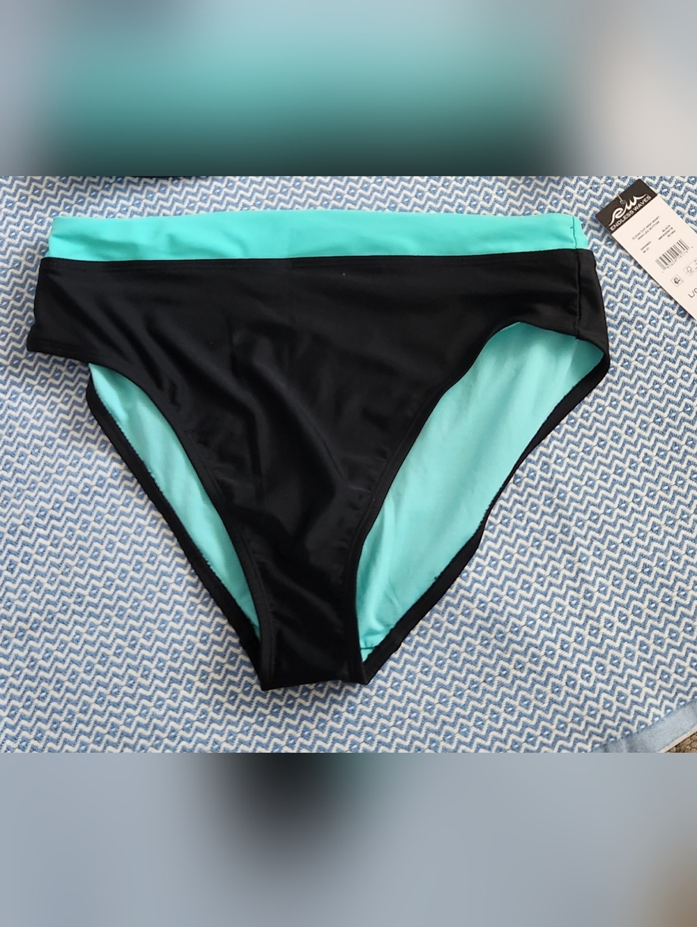 Endless Waves Bikini Bottom - Picture 4 of 10